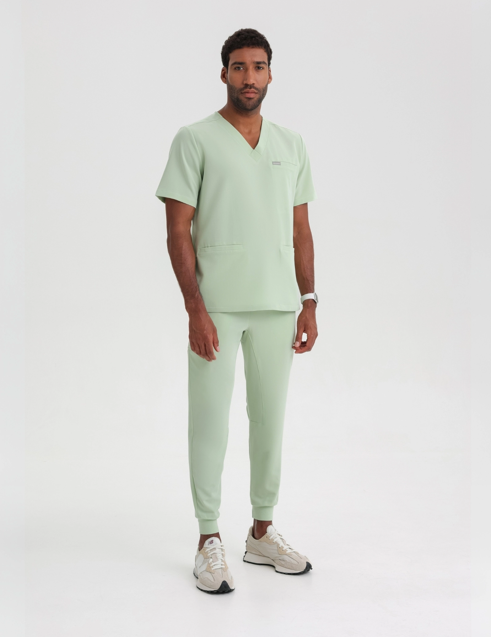 Férfi Orvosi Nadrág Jogger - MATCHA LATTE