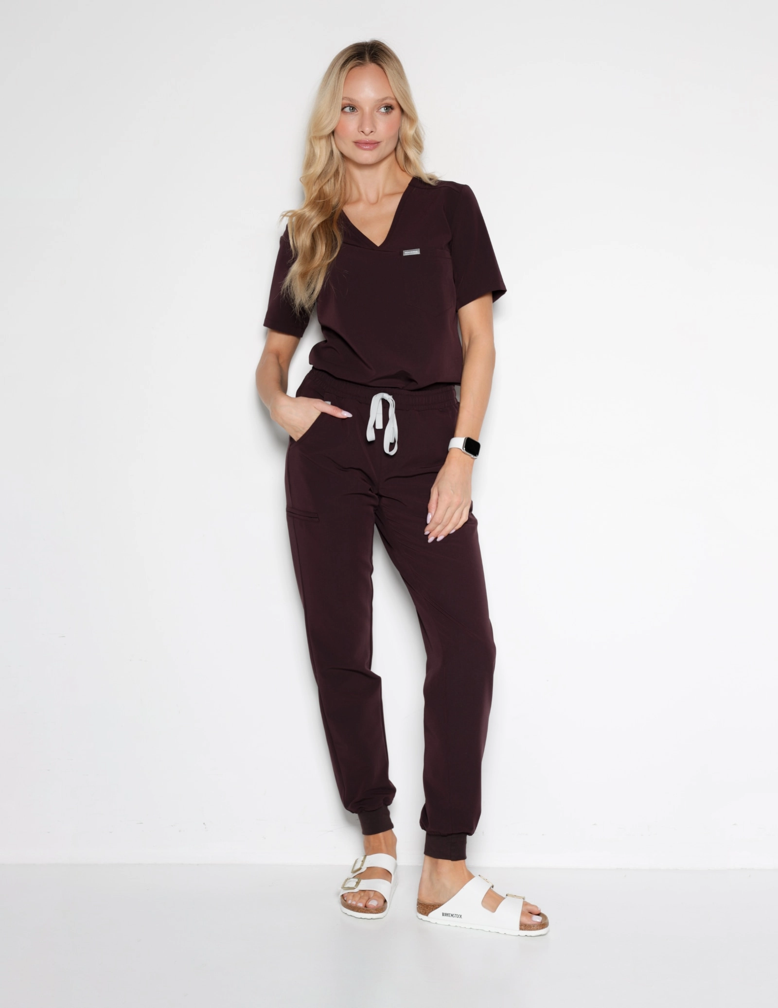 Női Orvosi Felső Raya One Pocket - DARK CHOCOLATE