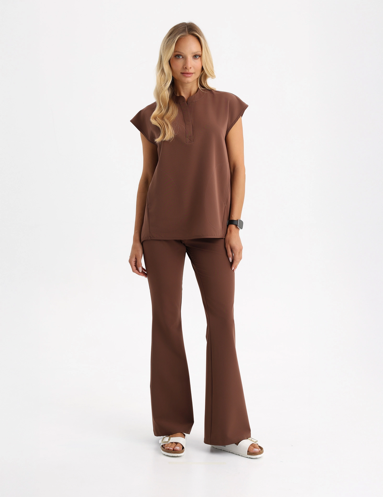 Női Orvosi Felső Khloe - MILKY BROWN