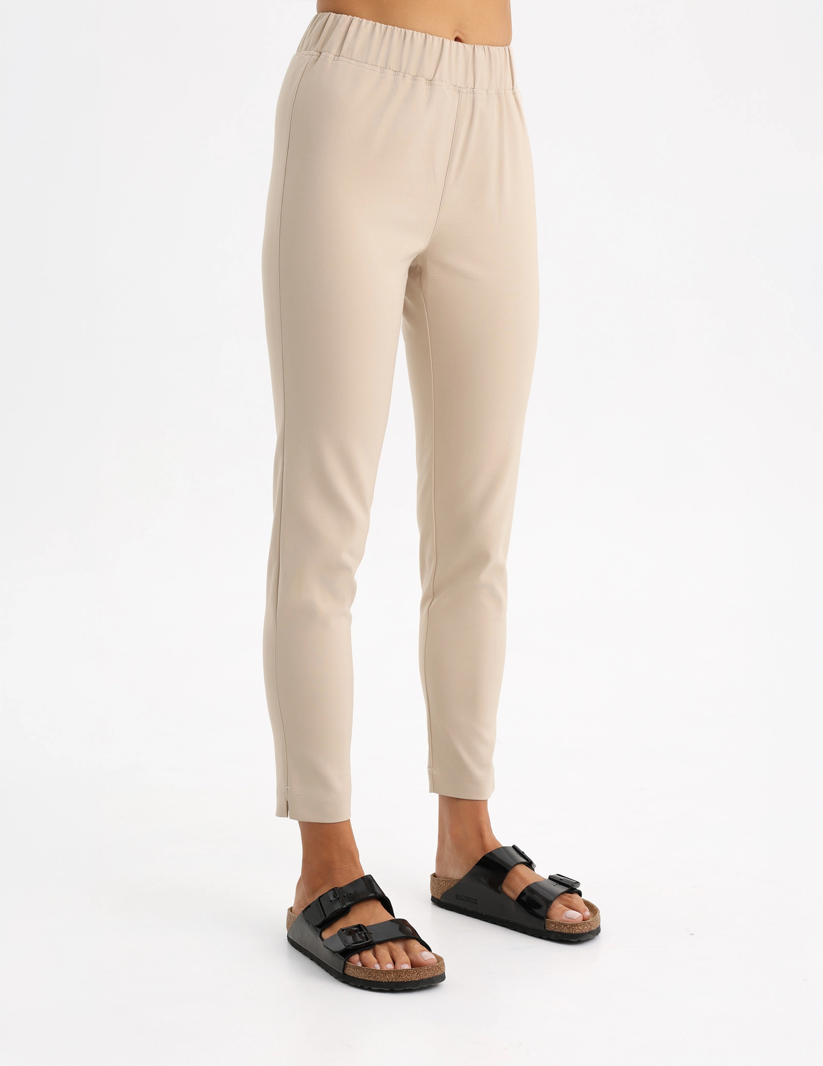 Női Orvosi Nadrág Slim Fit - NUDE