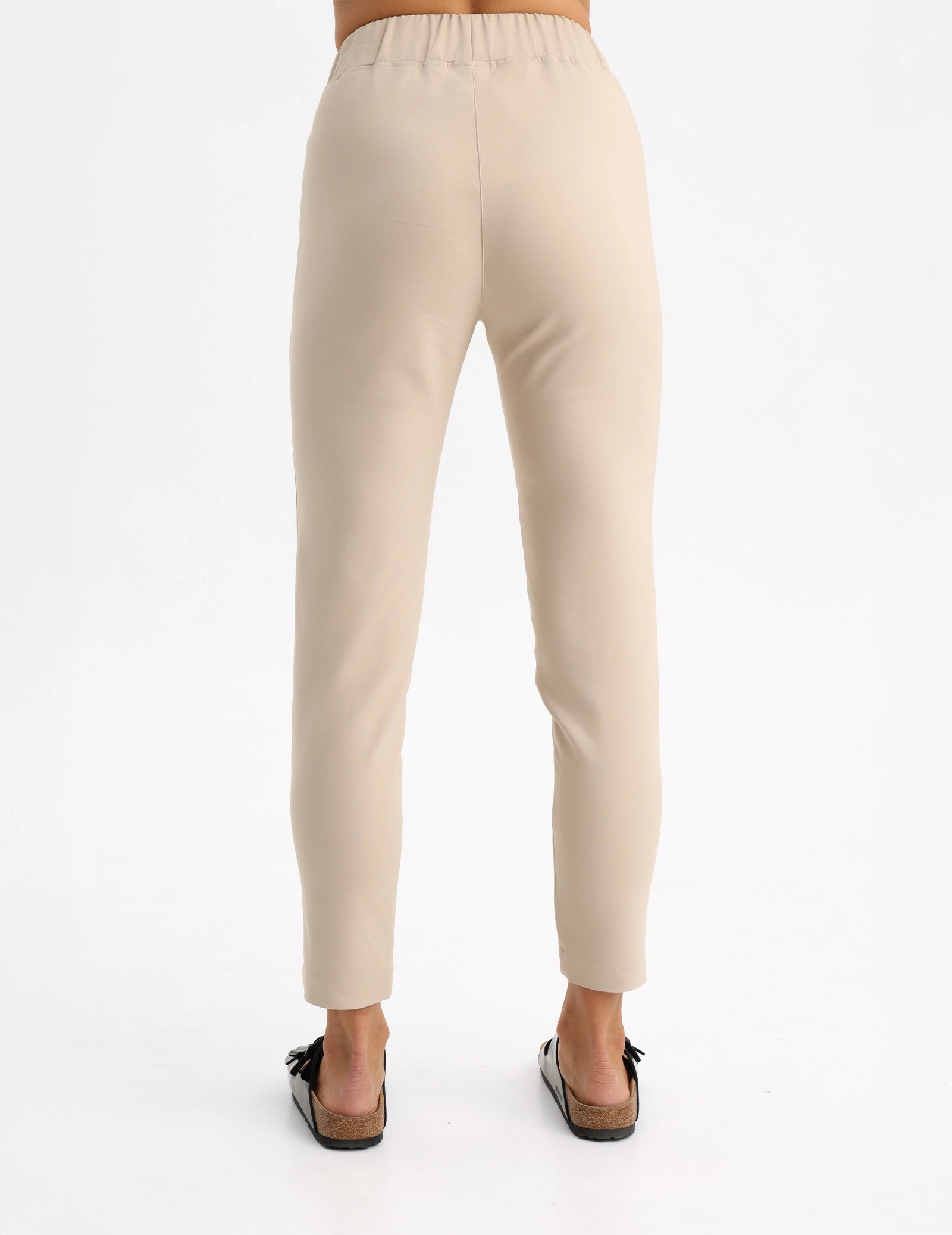 Női Orvosi Nadrág Slim Fit - NUDE